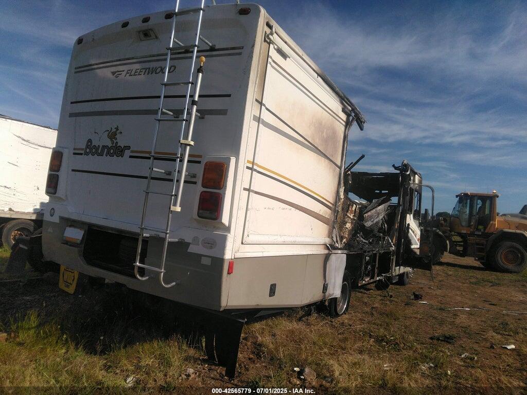 5B4MP67GX43394992 2004 WORKHORSE CUSTOM CHASSIS MOTORHOME CHASSIS photo no. 4
