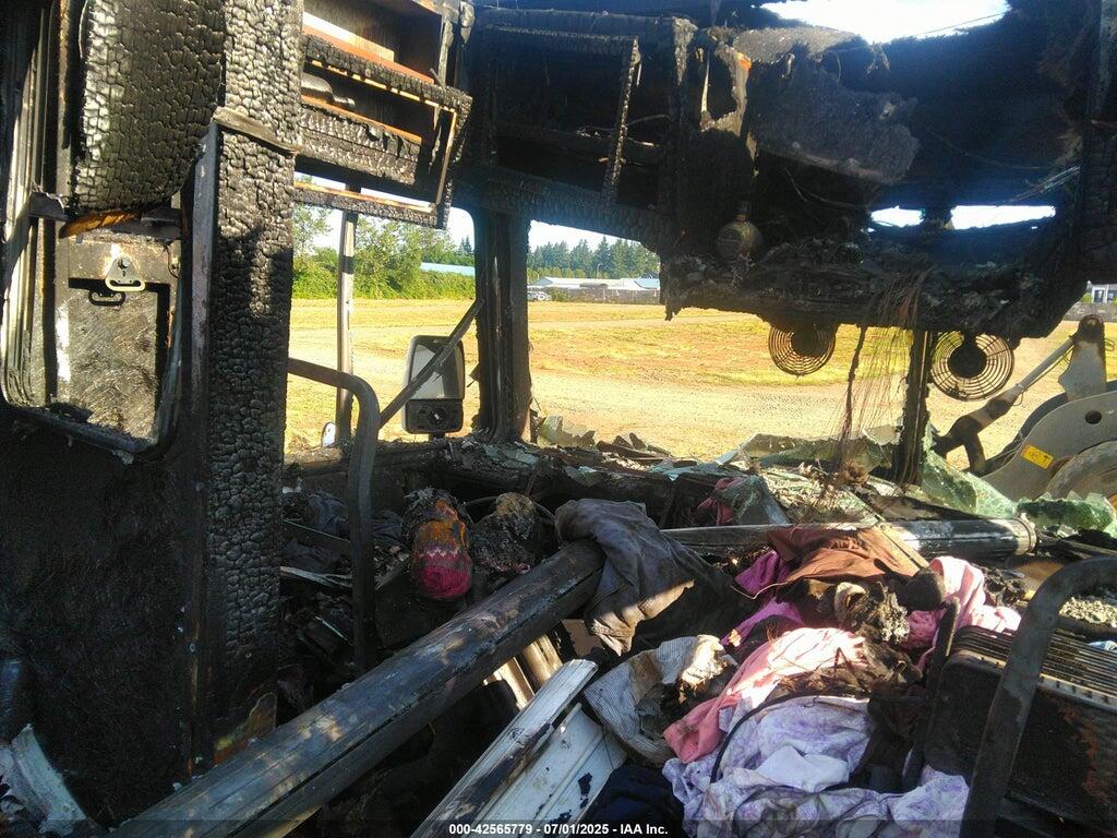 5B4MP67GX43394992 2004 WORKHORSE CUSTOM CHASSIS MOTORHOME CHASSIS photo no. 6