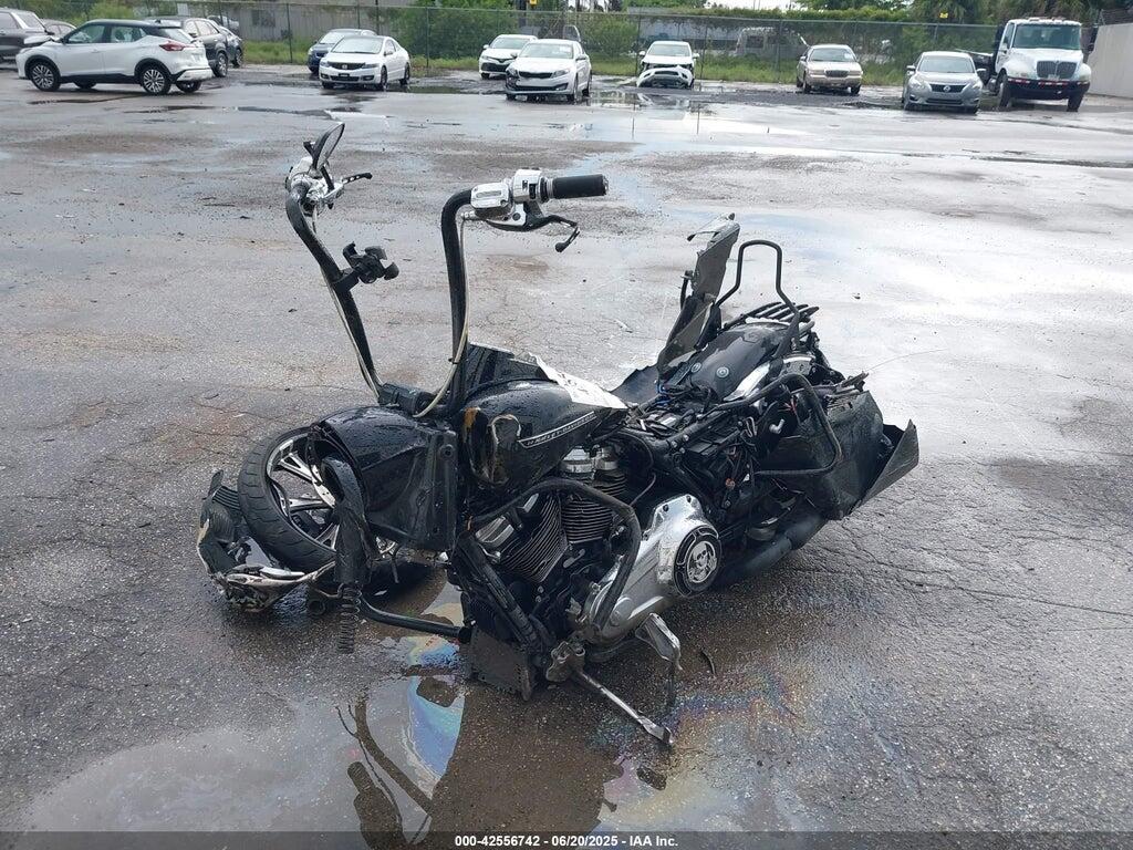 1HD1FBC17HB619535 2017 HARLEY-DAVIDSON FLHR photo no. 2