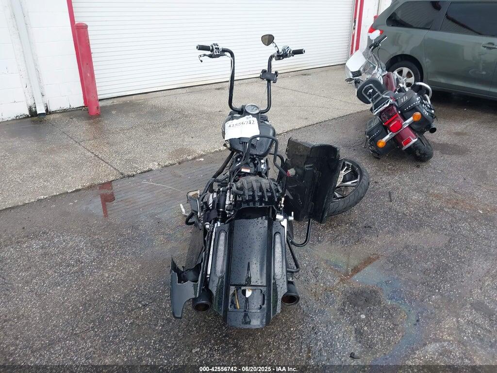 1HD1FBC17HB619535 2017 HARLEY-DAVIDSON FLHR photo no. 6