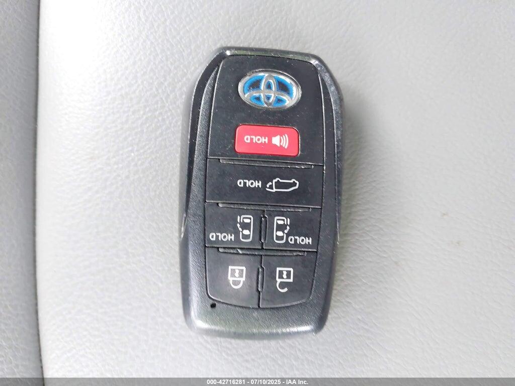 5TDYRKEC8MS038683 2021 TOYOTA SIENNA photo no. 11