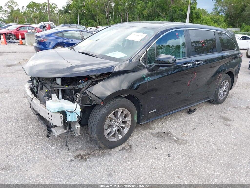 5TDYRKEC8MS038683 2021 TOYOTA SIENNA photo no. 2