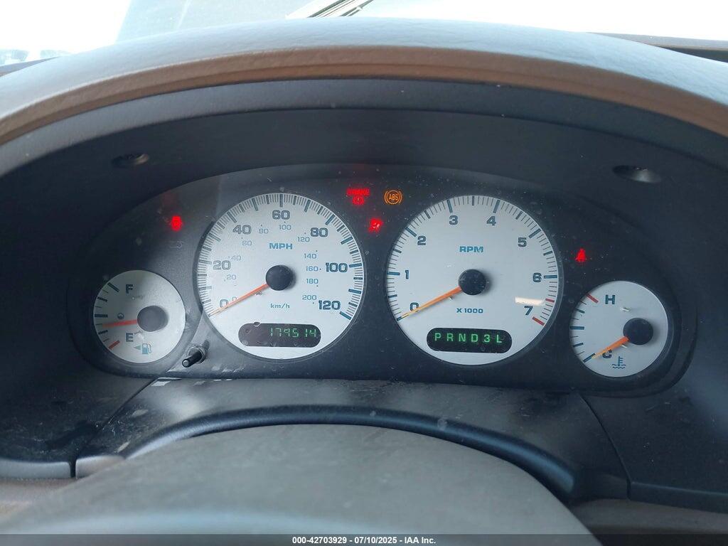 2C4GP44G41R104796 2001 CHRYSLER TOWN & COUNTRY photo no. 7