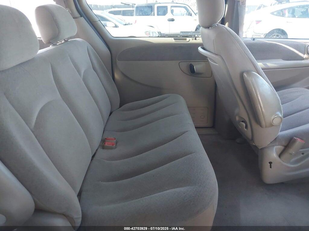 2C4GP44G41R104796 2001 CHRYSLER TOWN & COUNTRY photo no. 8