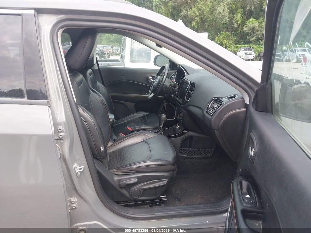 3C4NJCCB5KT793528 2019 JEEP COMPASS photo no. 5