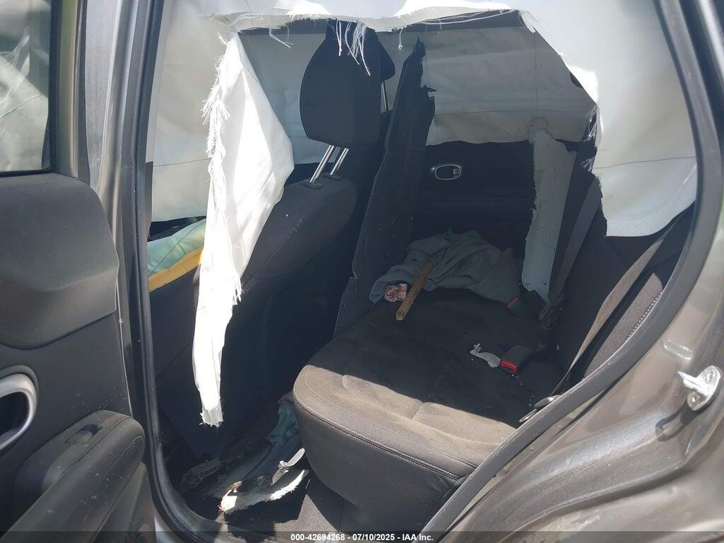 KNDJN2A2XG7290086 2016 KIA SOUL photo no. 8