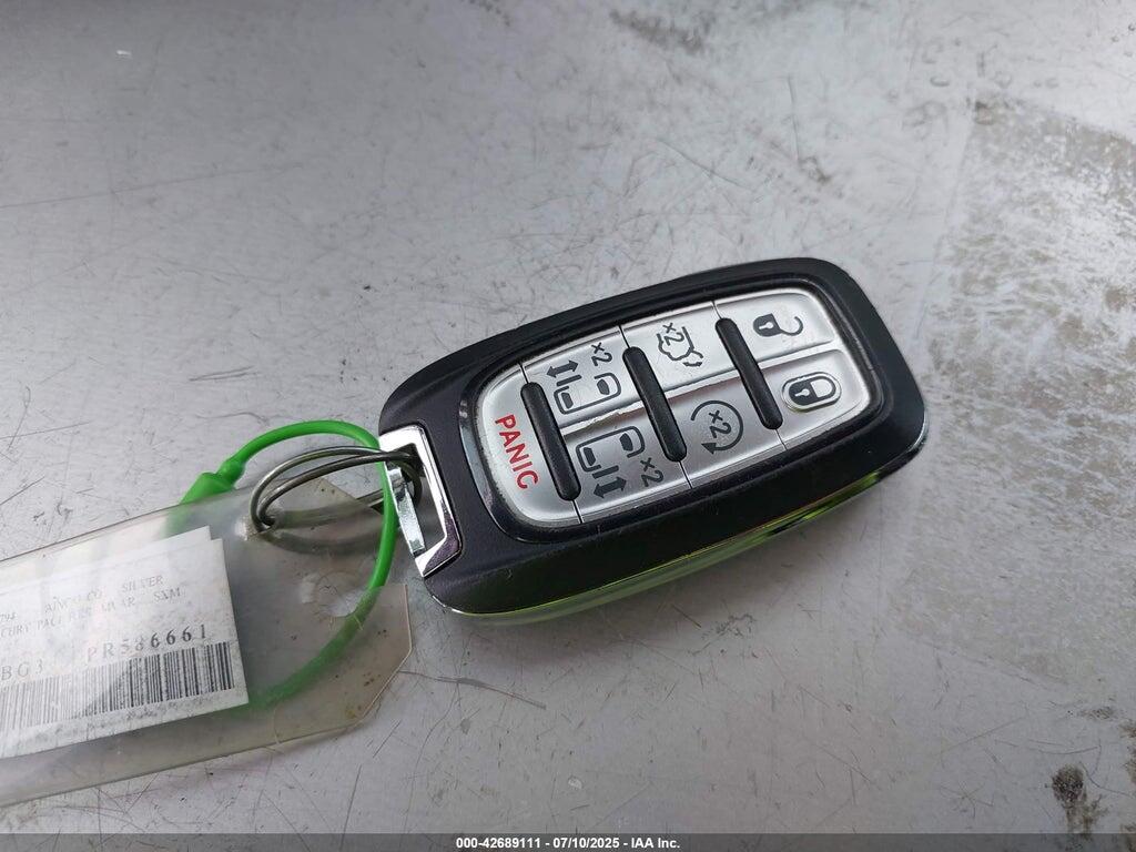 2C4RC1BG3PR586661 2023 CHRYSLER PACIFICA photo no. 11