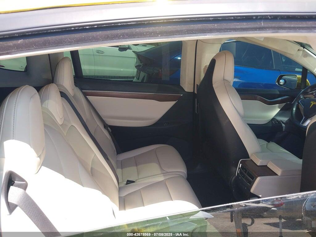 5YJXCDE29HF067037 2017 TESLA MODEL X photo no. 8