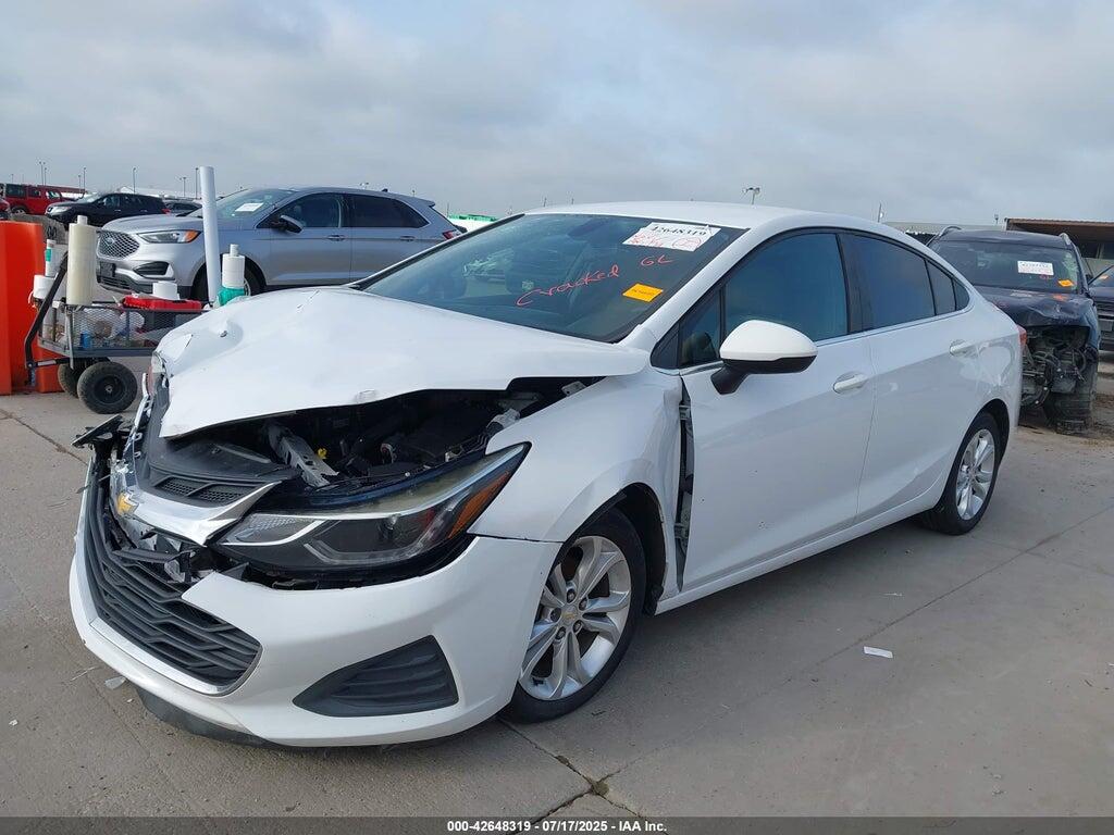 1G1BE5SM3K7100409 2019 CHEVROLET CRUZE photo no. 2