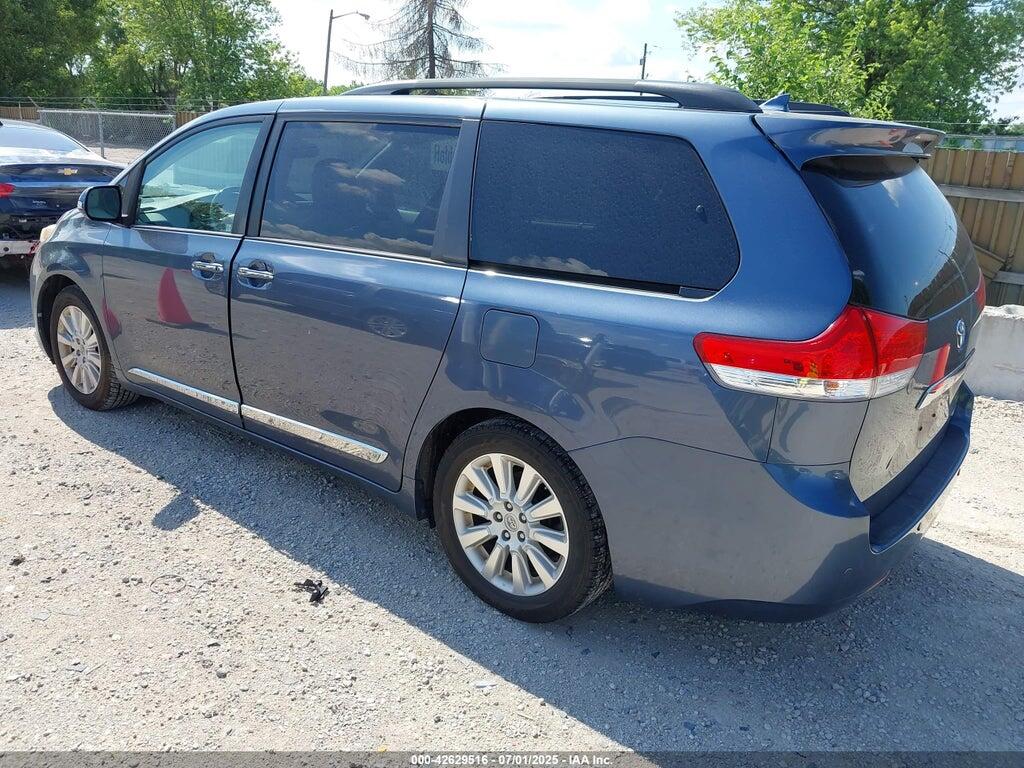 5TDYK3DC2ES498063 2014 TOYOTA SIENNA photo no. 3