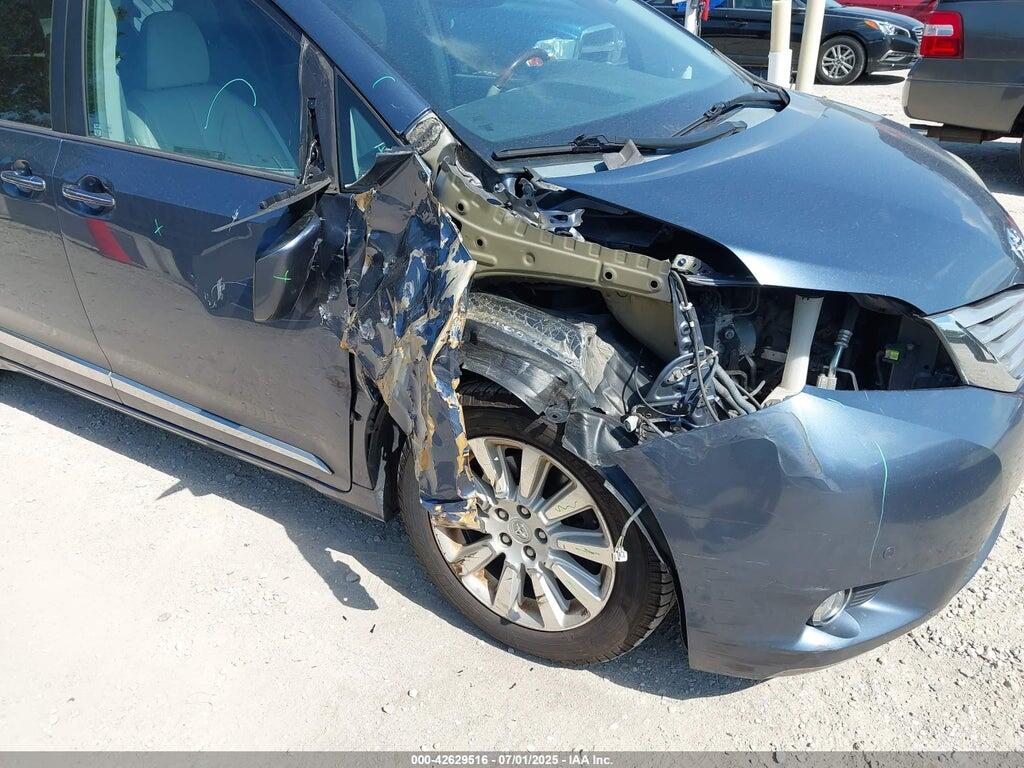 5TDYK3DC2ES498063 2014 TOYOTA SIENNA photo no. 6