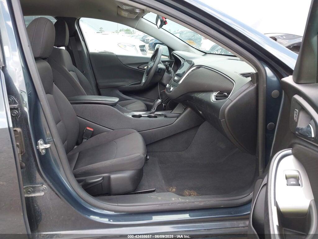 1G1ZD5ST0KF133785 2019 CHEVROLET MALIBU photo no. 5