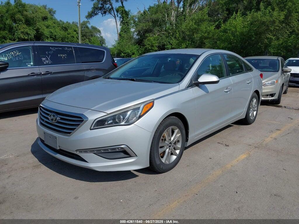 5NPE24AF7FH006240 2015 HYUNDAI SONATA photo no. 2