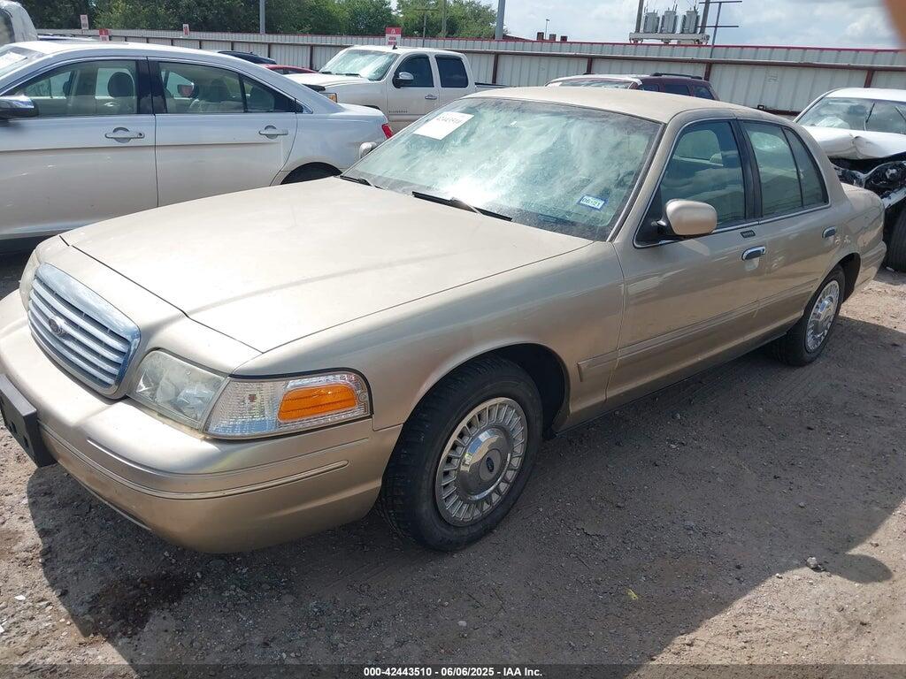 2FAFP73W7YX121917 2000 FORD CROWN VICTORIA photo no. 2