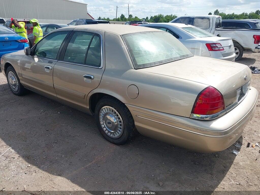 2FAFP73W7YX121917 2000 FORD CROWN VICTORIA photo no. 3