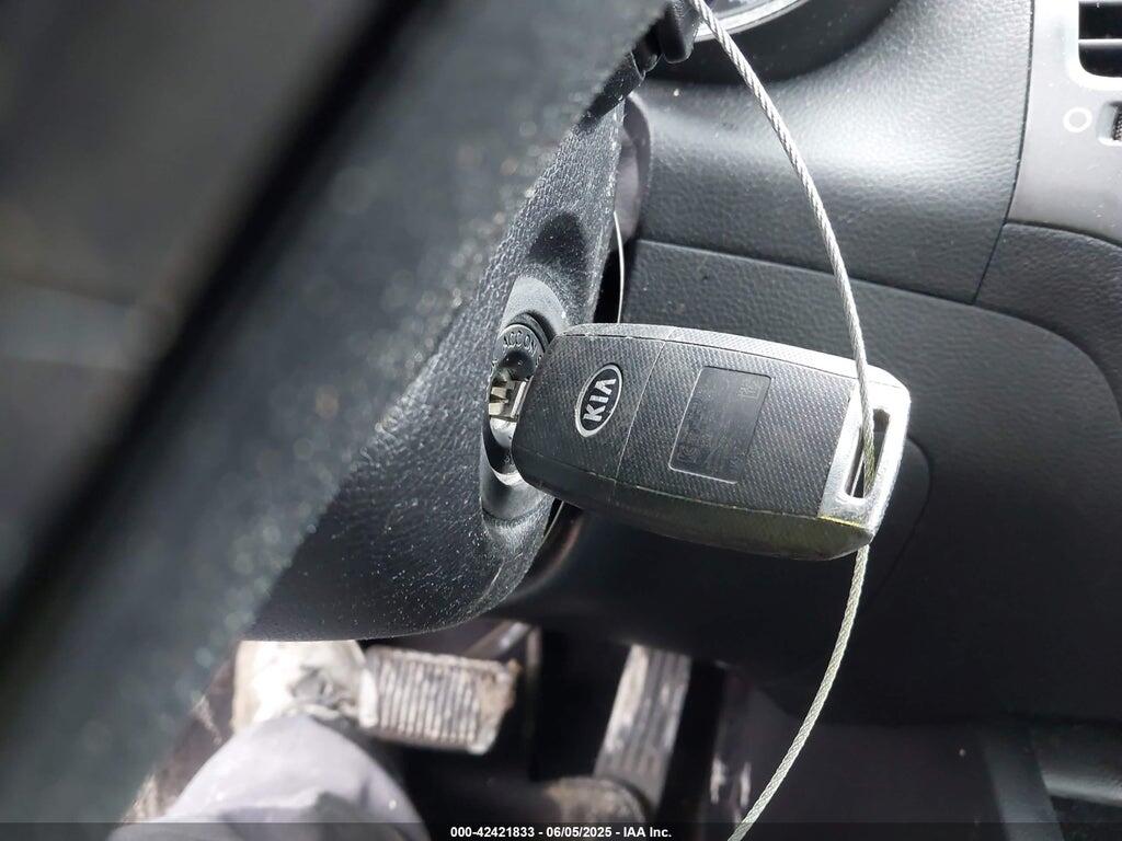 3KPFL4A78HE144161 2017 KIA FORTE photo no. 11