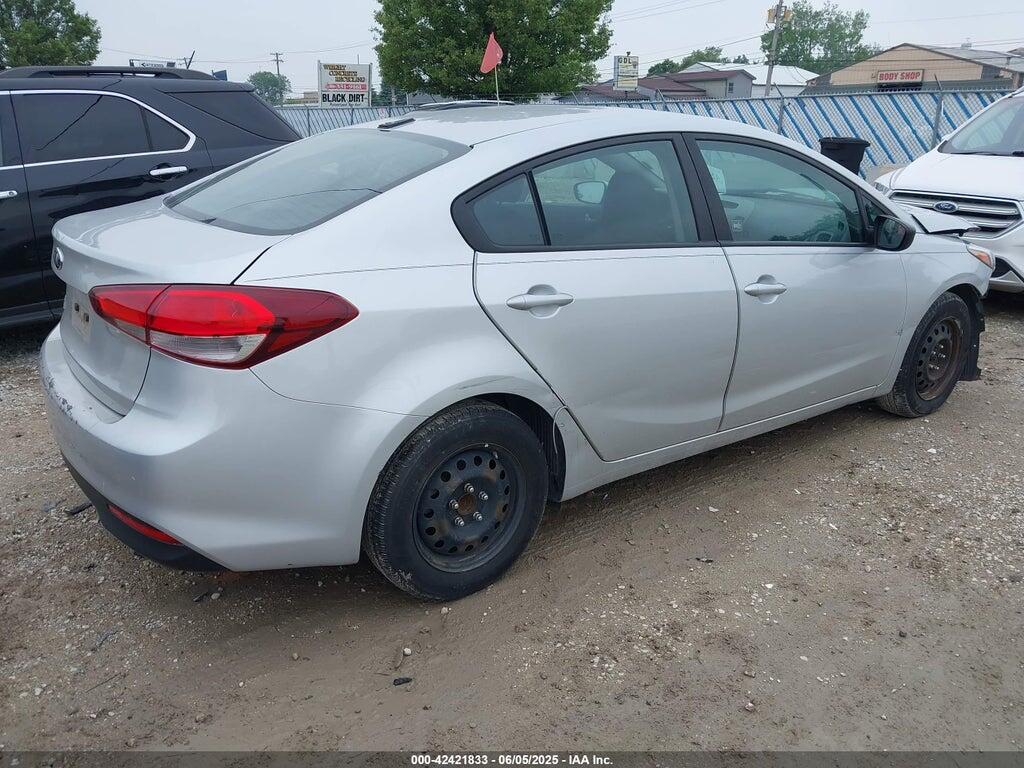 3KPFL4A78HE144161 2017 KIA FORTE photo no. 4