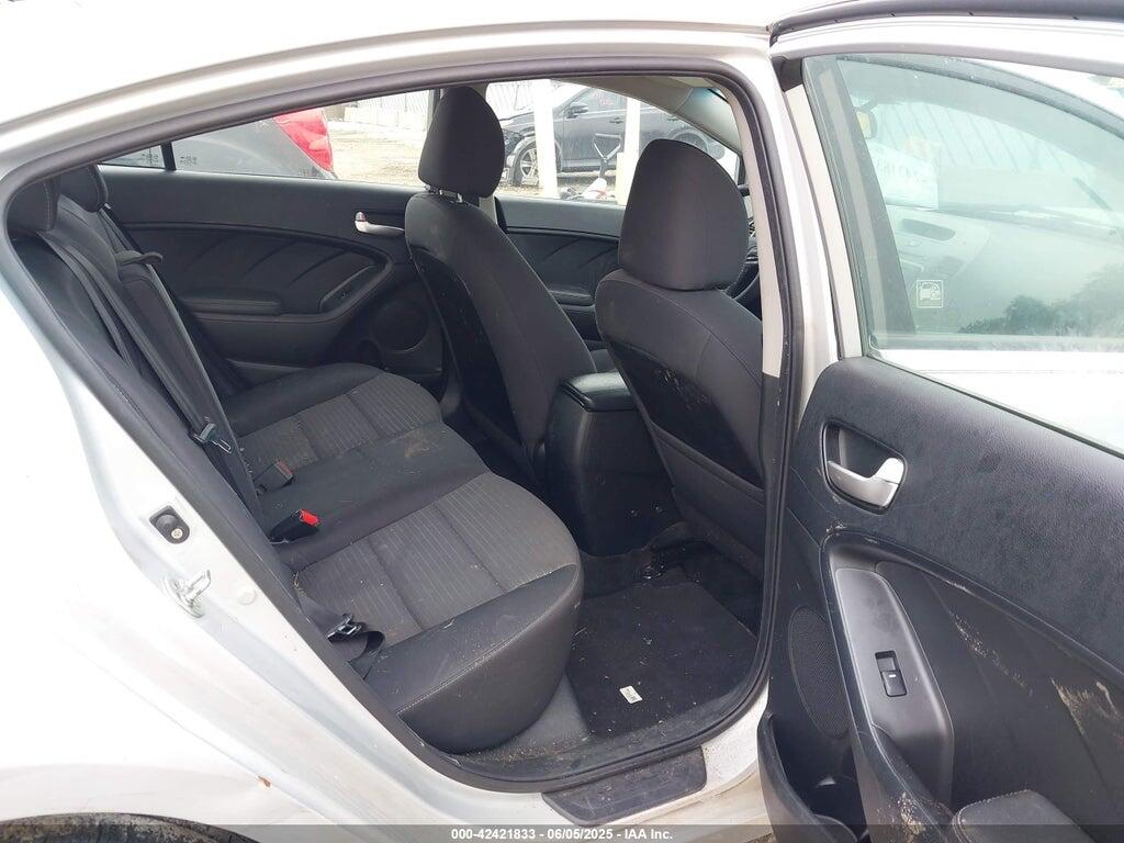 3KPFL4A78HE144161 2017 KIA FORTE photo no. 8