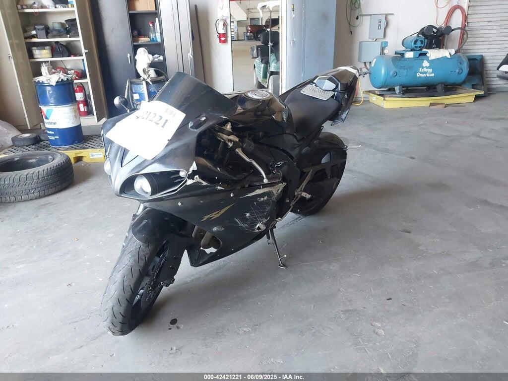 JYARN23Y8BA002142 2011 YAMAHA YZFR1 photo no. 2