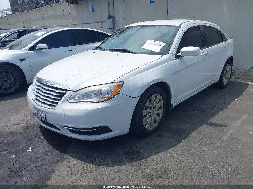 1C3BC4FB4BN562753 2011 CHRYSLER 200 photo no. 2