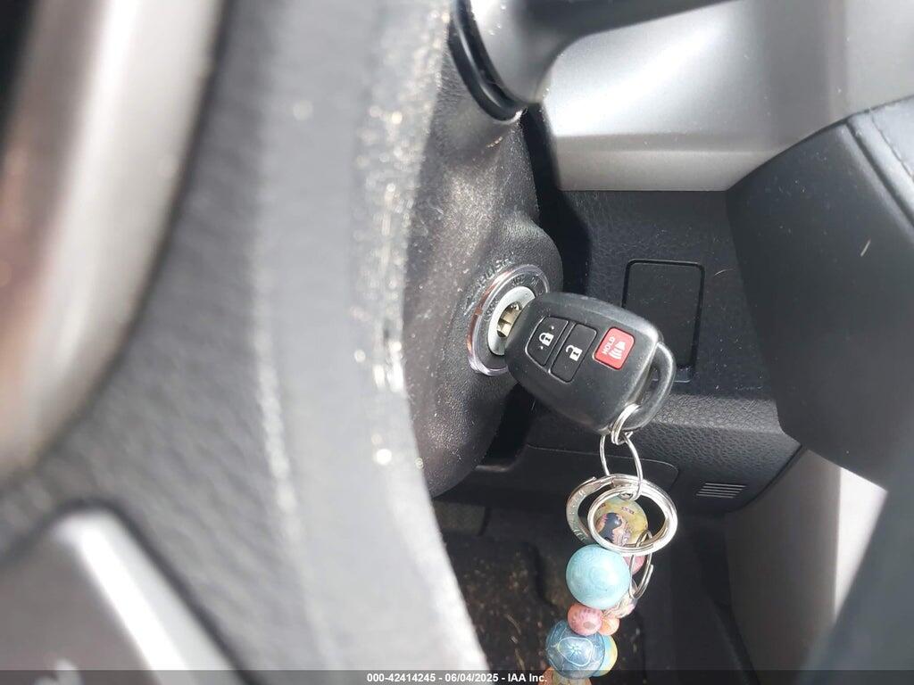 2T3BFREV6HW580393 2017 TOYOTA RAV4 photo no. 11