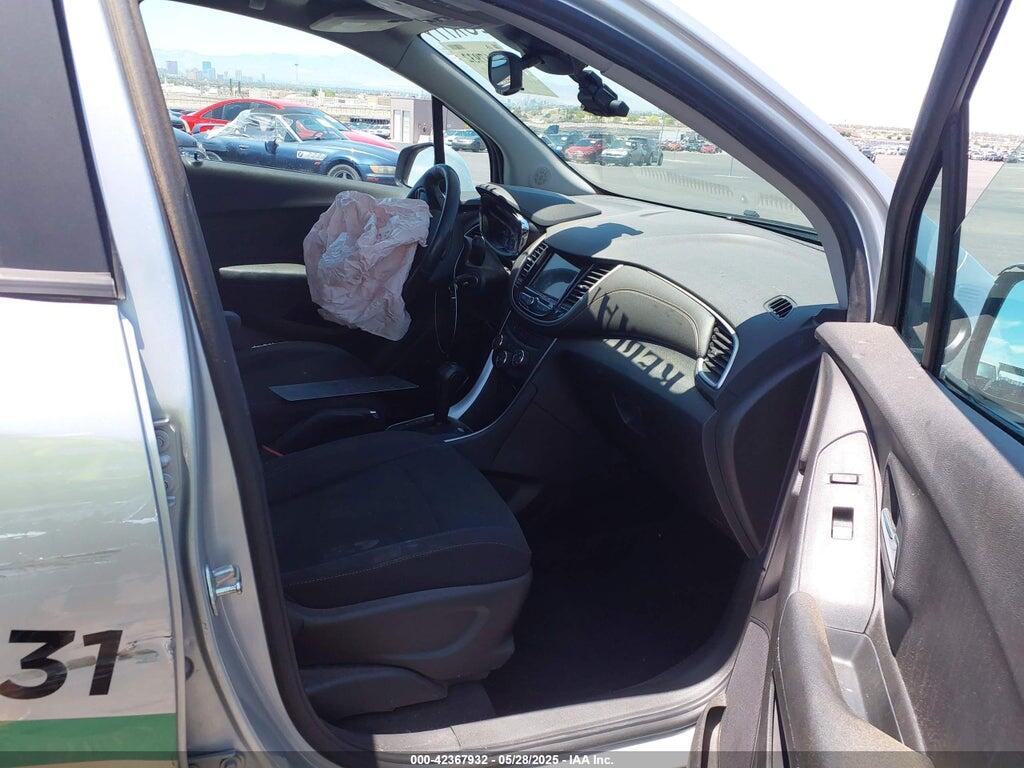 3GNCJKSB0KL299703 2019 CHEVROLET TRAX photo no. 5
