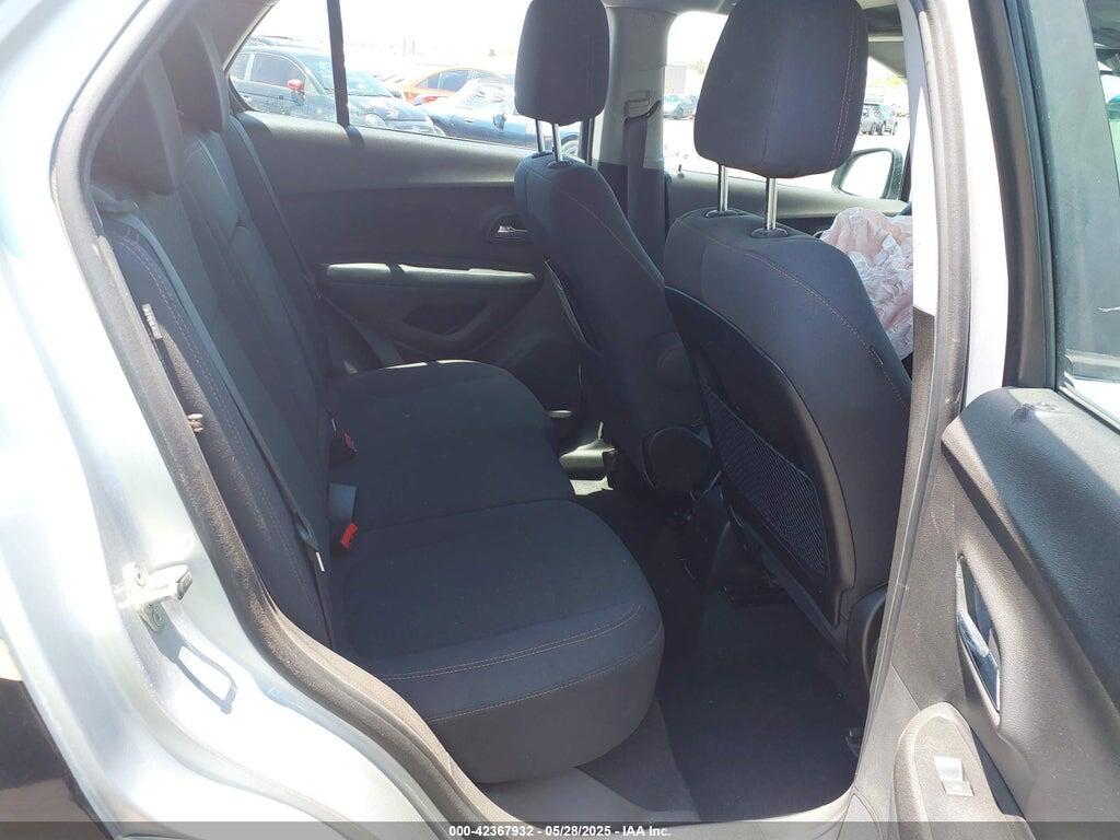 3GNCJKSB0KL299703 2019 CHEVROLET TRAX photo no. 8