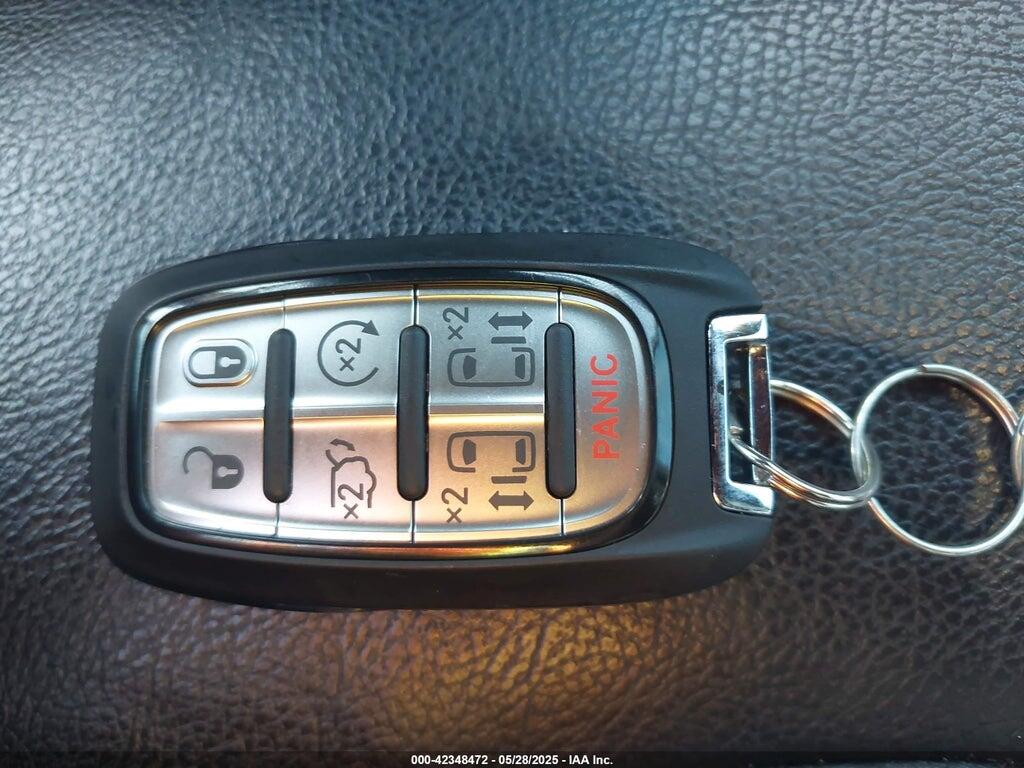 2C4RC1BG2MR607995 2021 CHRYSLER PACIFICA photo no. 11