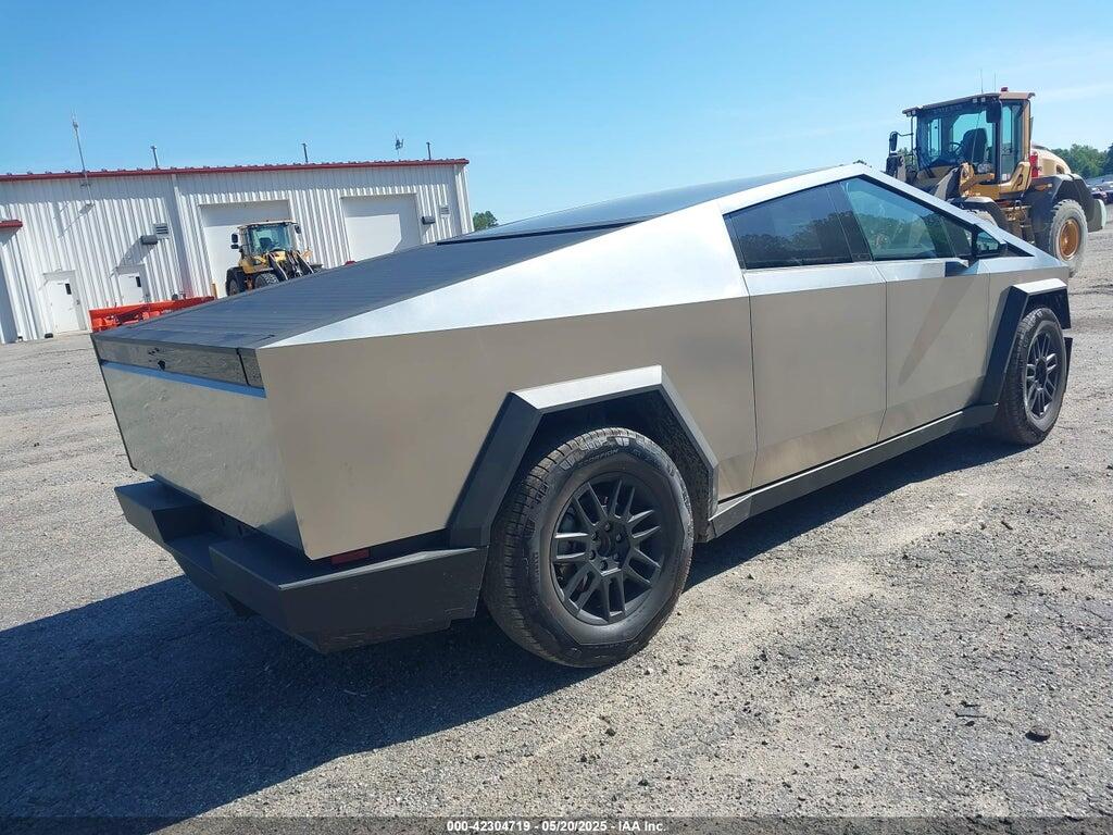 7G2CEHED6SA066009 2025 TESLA CYBERTRUCK photo no. 4