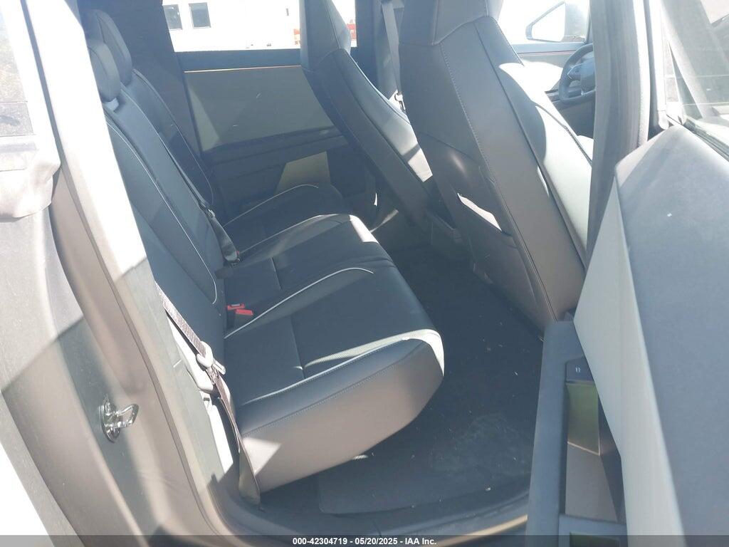 7G2CEHED6SA066009 2025 TESLA CYBERTRUCK photo no. 8