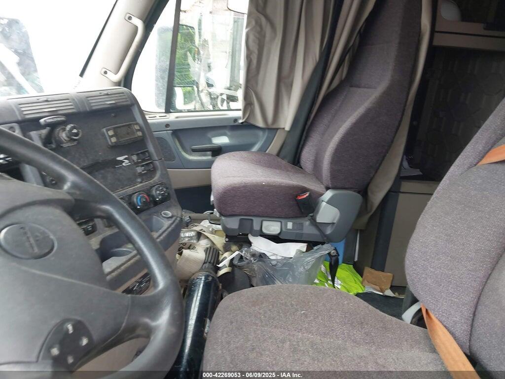 3AKJGLDR6KSKB8352 2019 FREIGHTLINER CASCADIA 125 photo no. 6