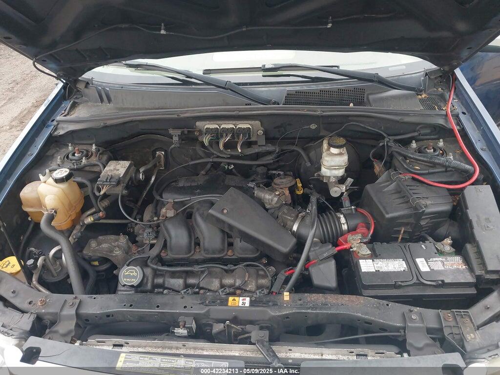 1FMCU93158KE03395 2008 FORD ESCAPE photo no. 10