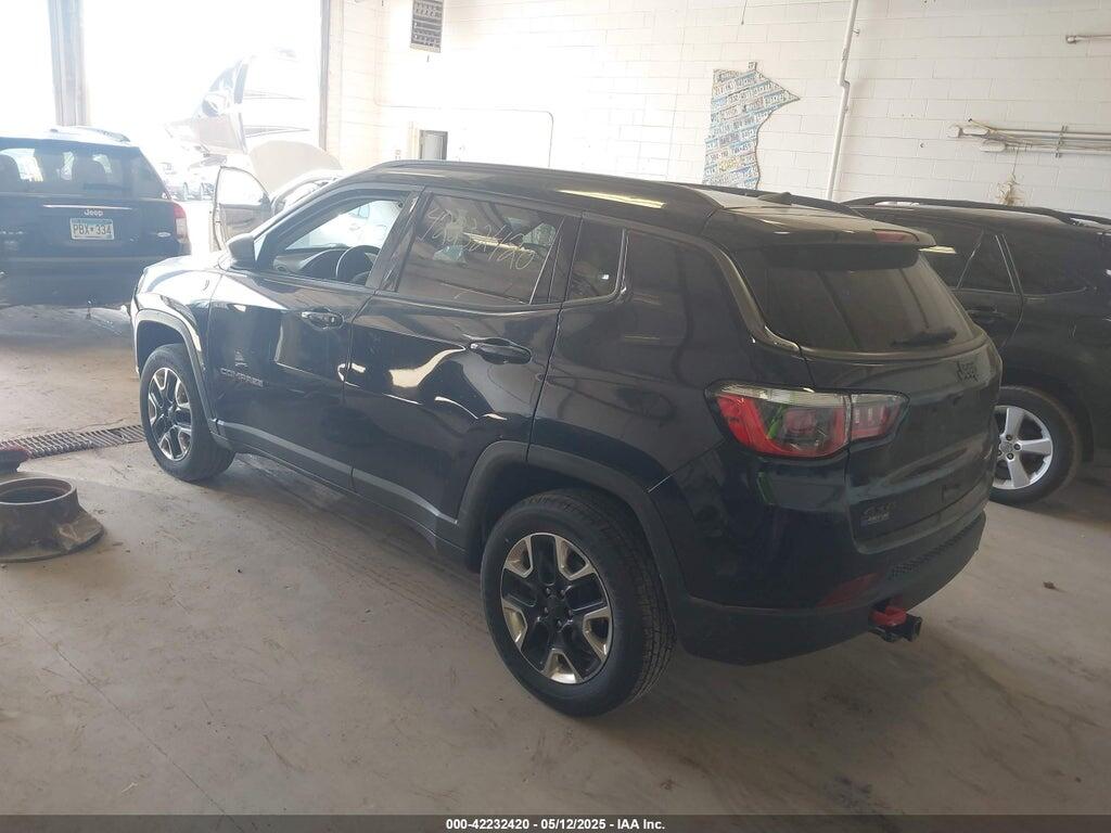 3C4NJDDBXJT174653 2018 JEEP COMPASS photo no. 3