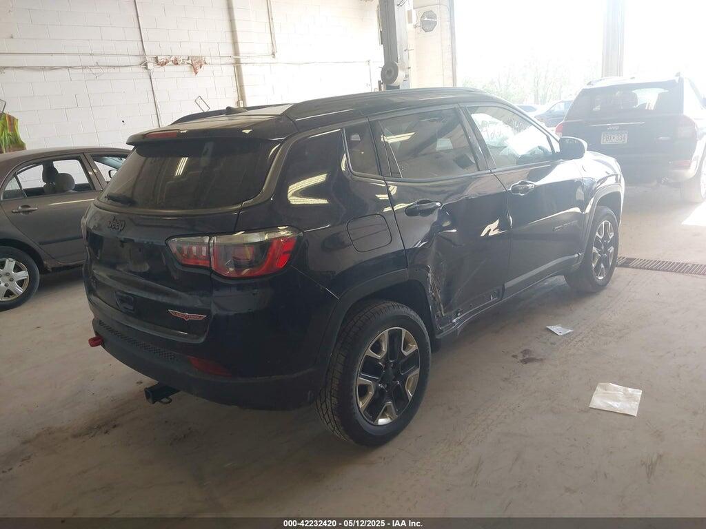3C4NJDDBXJT174653 2018 JEEP COMPASS photo no. 4