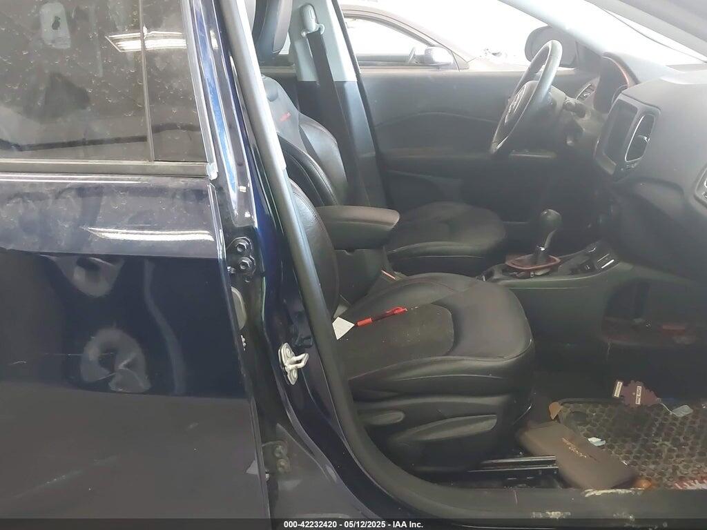 3C4NJDDBXJT174653 2018 JEEP COMPASS photo no. 5