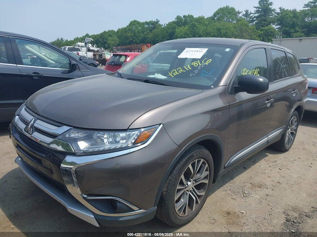 JA4AZ3A33JZ070541 2018 MITSUBISHI OUTLANDER photo no. 2