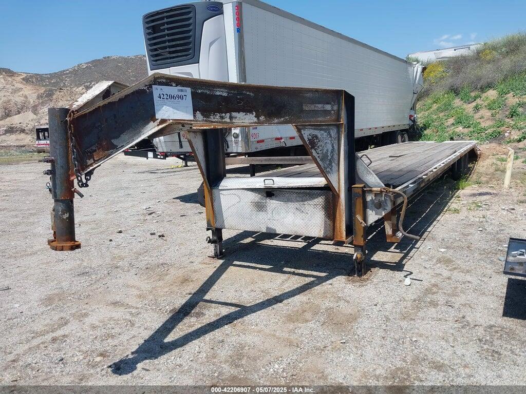 58SGF4024SE042618 2025 EAST TEXAS 40' GOOSENECK FLATBED photo no. 2