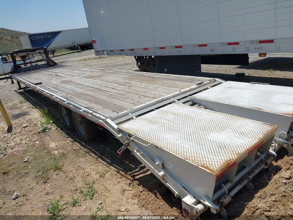 58SGF4024SE042618 2025 EAST TEXAS 40' GOOSENECK FLATBED photo no. 3