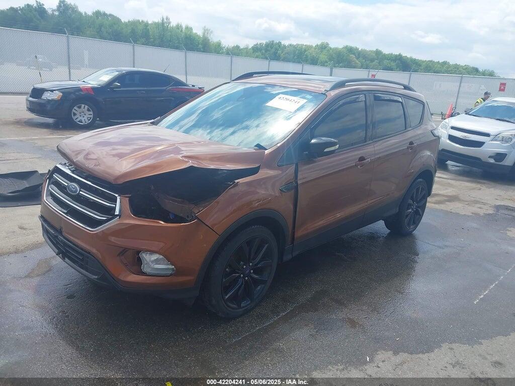 1FMCU0J90HUF04708 2017 FORD ESCAPE photo no. 2