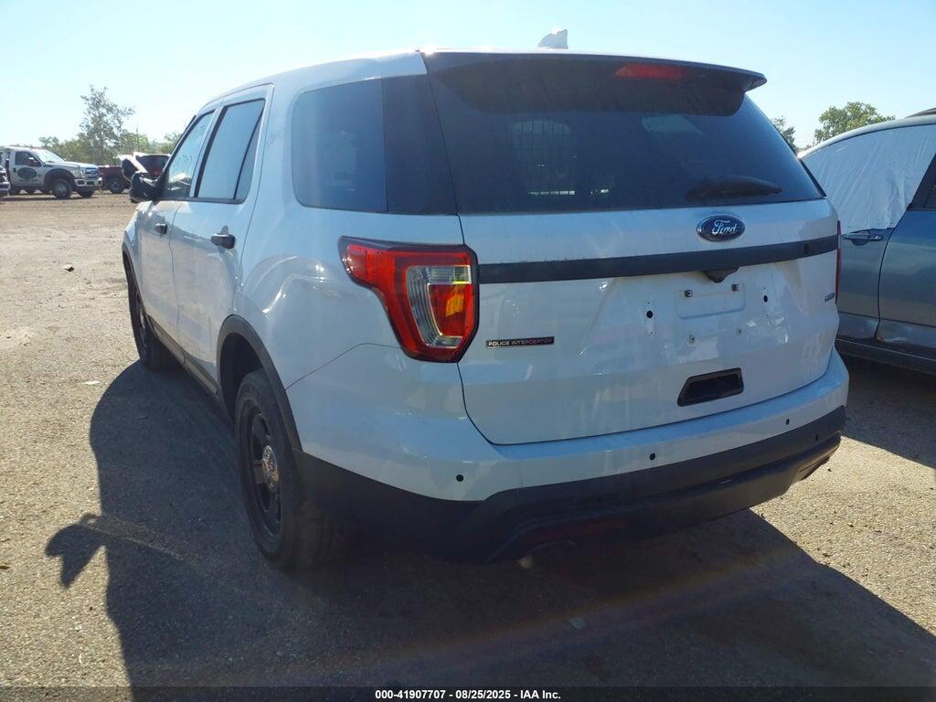 1FM5K8AR3HGD93552 2017 FORD POLICE INTERCEPTOR photo no. 3