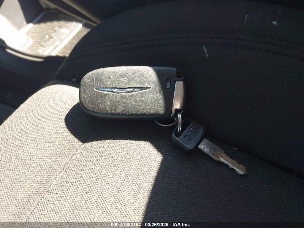 1C3CCCAB1FN695451 2015 CHRYSLER 200 photo no. 11