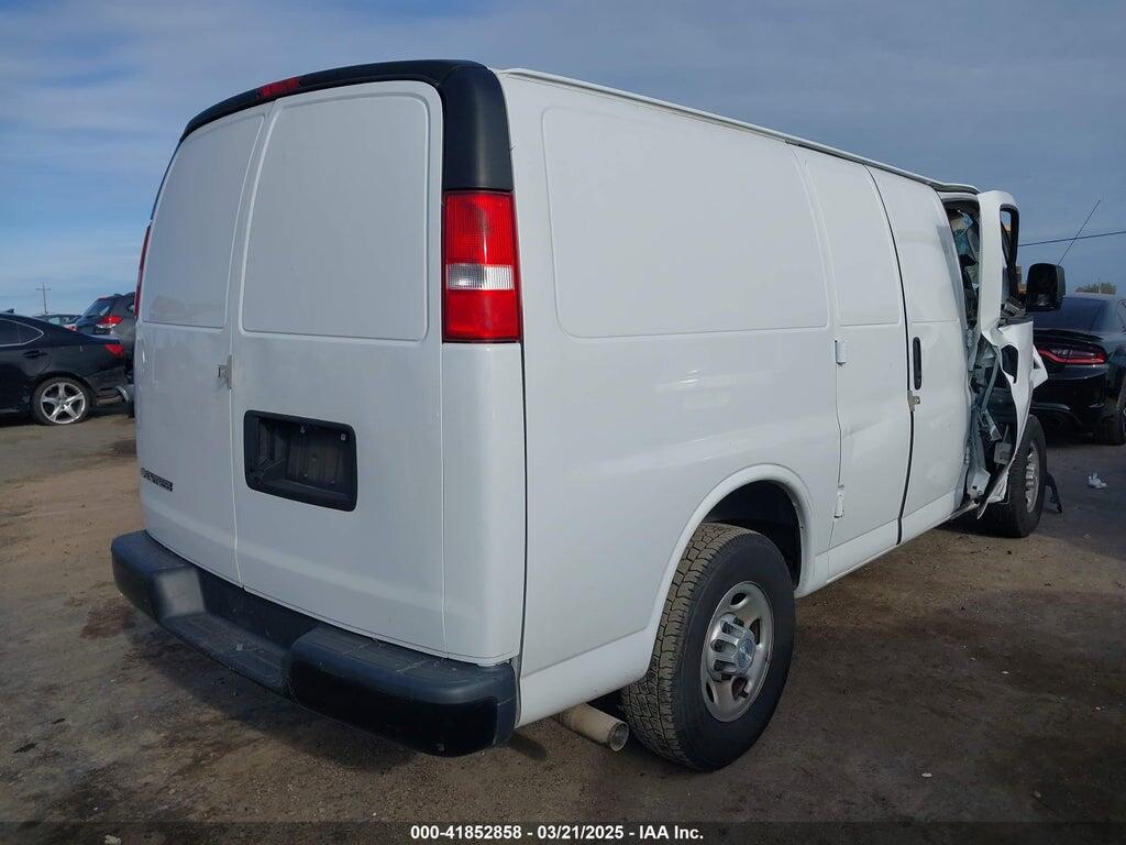 1GCWGAFPXK1365332 2019 CHEVROLET EXPRESS 2500 photo no. 4