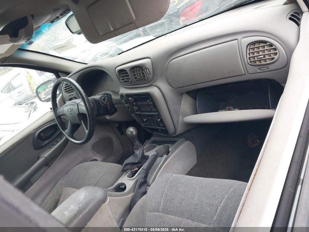 1GNDT13S422162191 2002 CHEVROLET TRAILBLAZER photo no. 5