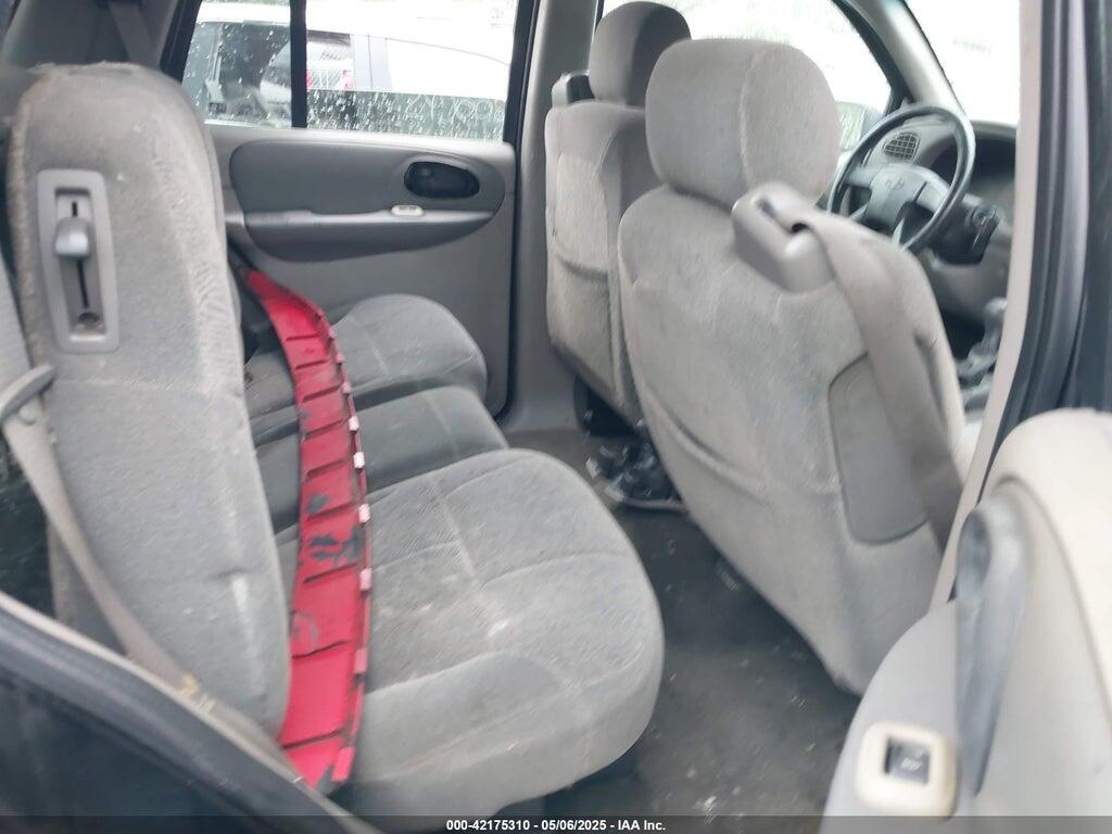 1GNDT13S422162191 2002 CHEVROLET TRAILBLAZER photo no. 8