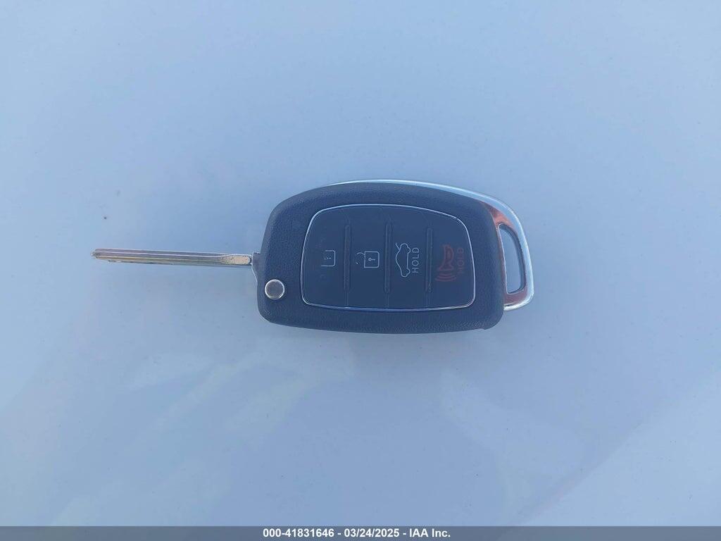 5NPE24AF7HH493040 2017 HYUNDAI SONATA photo no. 11
