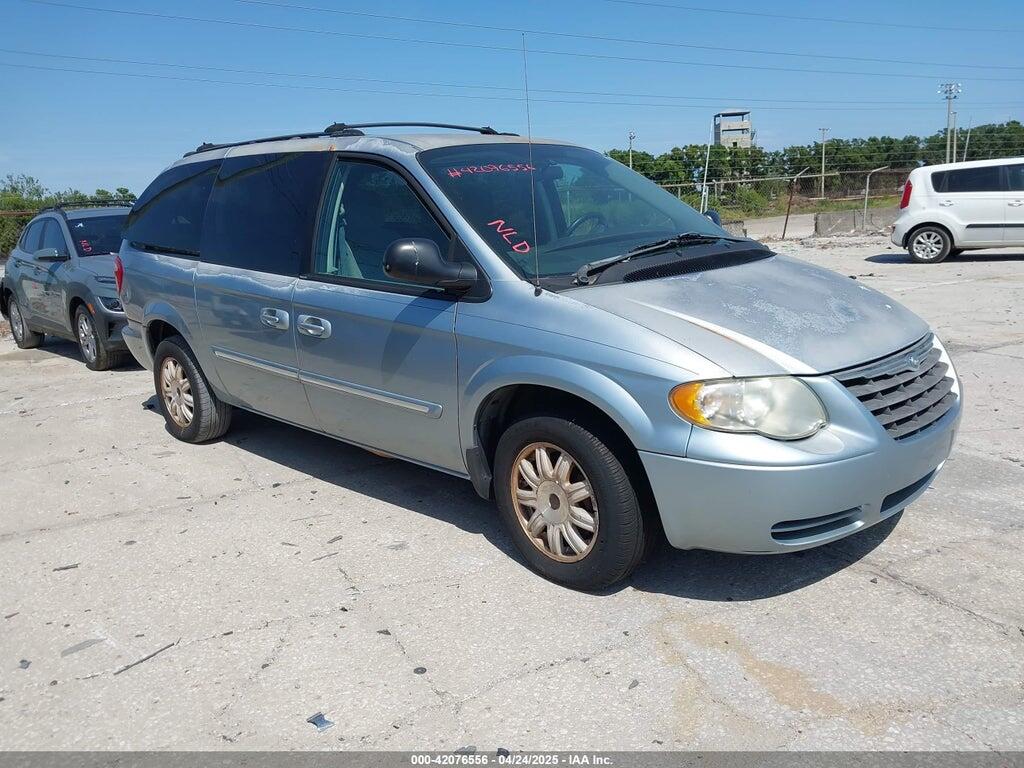2C4GP54L75R261098 2005 CHRYSLER TOWN & COUNTRY photo no. 1