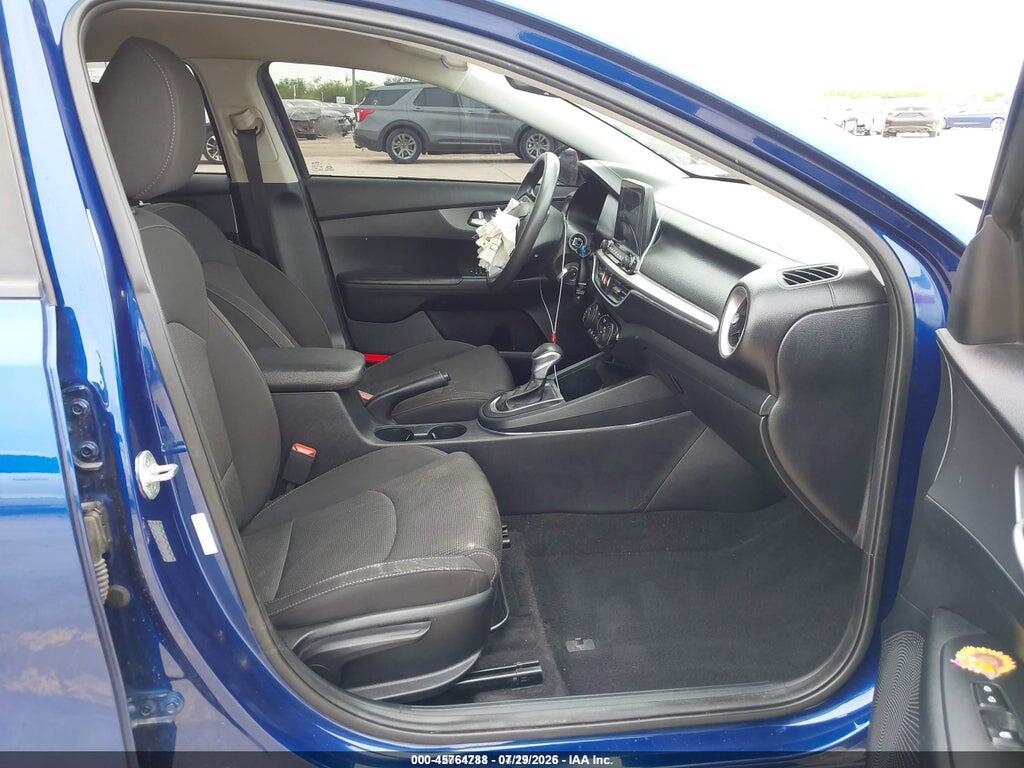 3KPF24AD4KE135618 2019 KIA FORTE photo no. 5