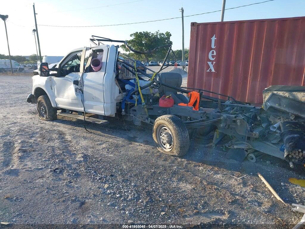 1FD8X3B60LEC38001 2020 FORD F-350 photo no. 3
