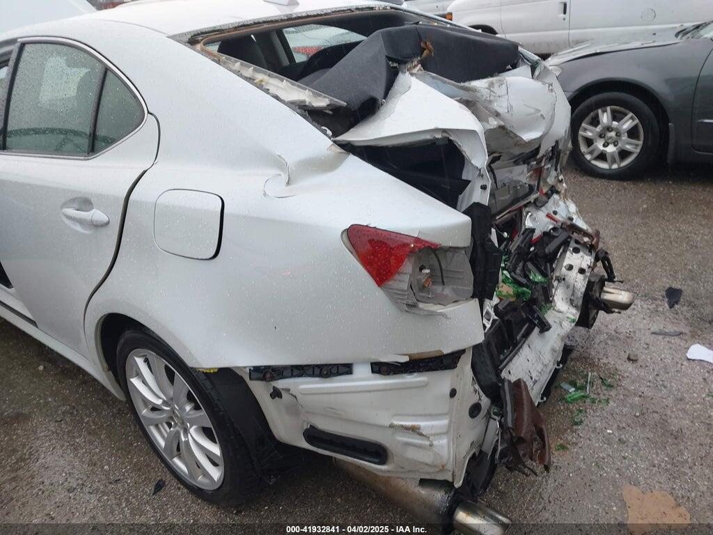 JTHCK262X75012521 2007 LEXUS IS 250 photo no. 6
