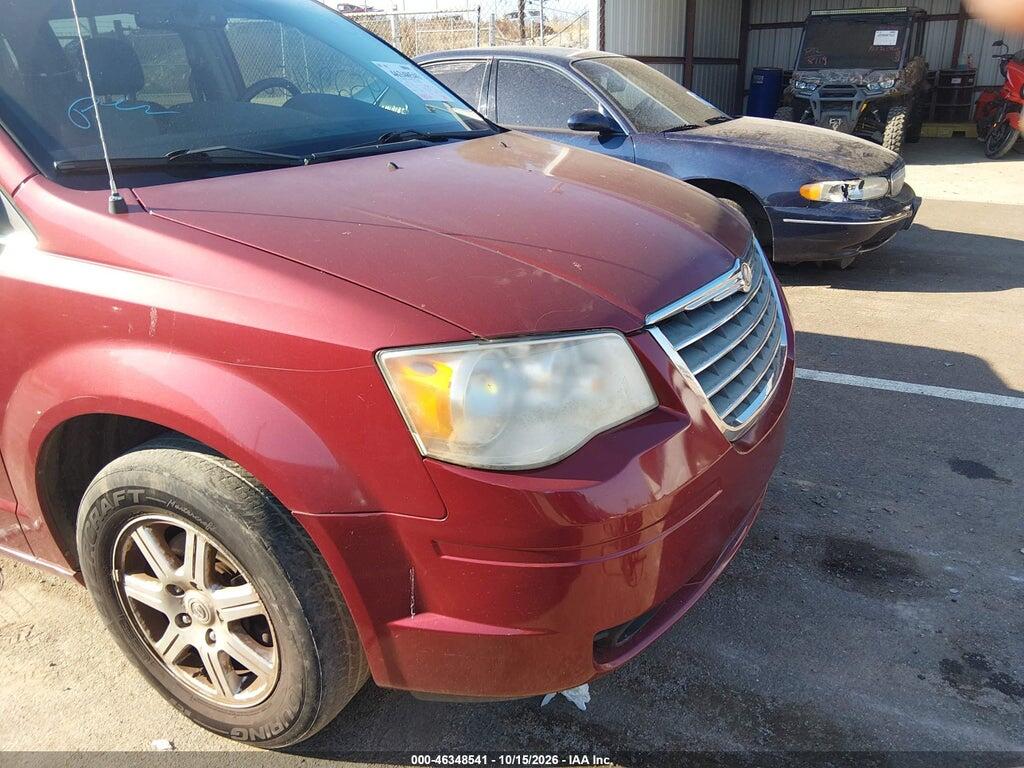 2010 CHRYSLER TOWN & COUNTRY TOURING PLUS — Фото 6 из 13